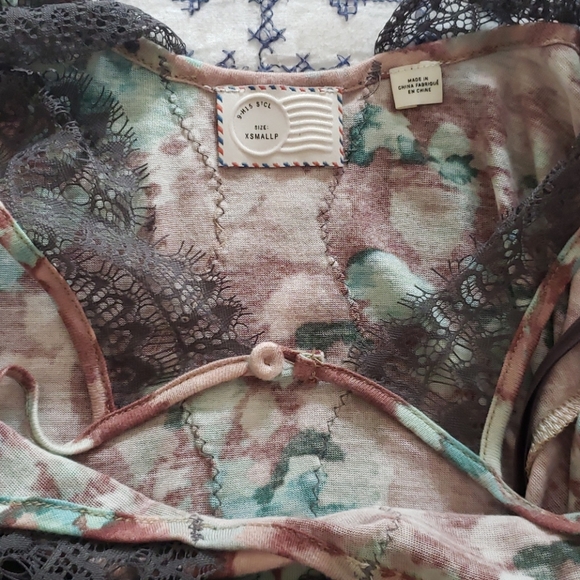 Anthropologie 9-h15 stcl Lace Key Hole Tank - Picture 7 of 8